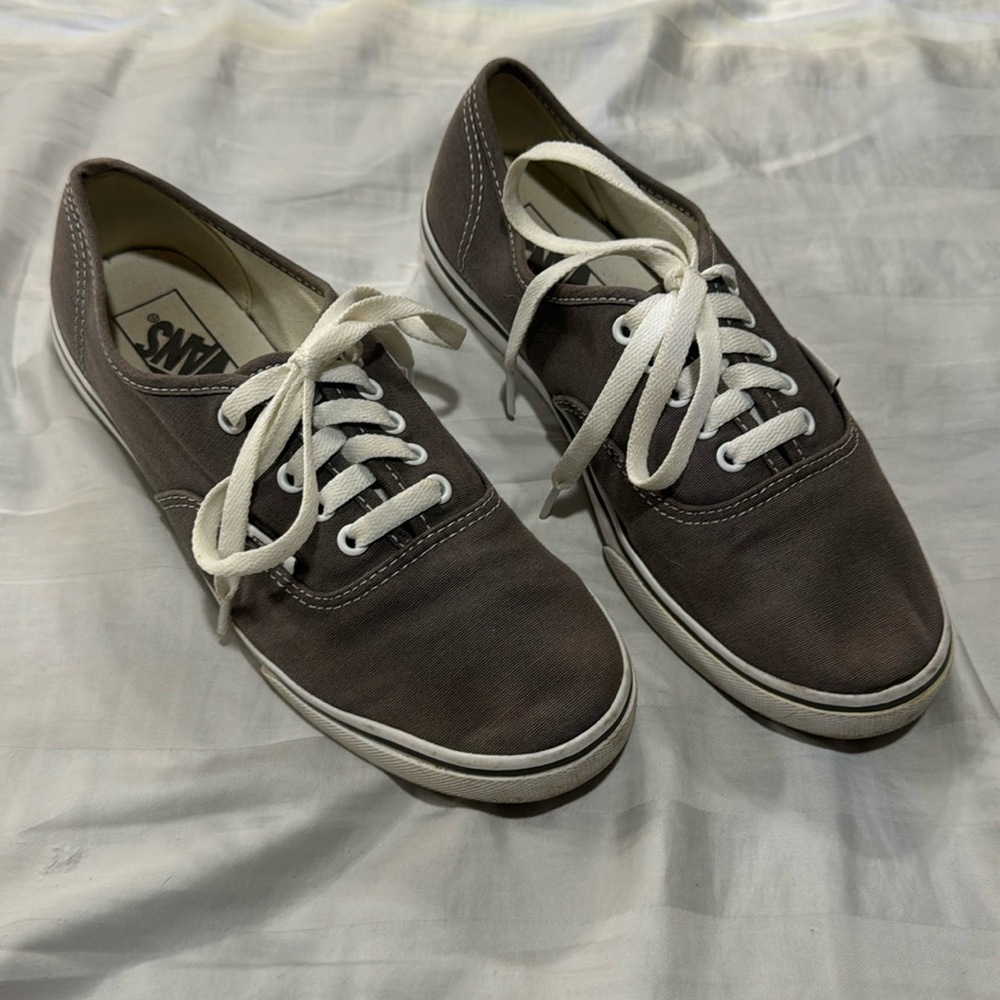 Vans 8 gray